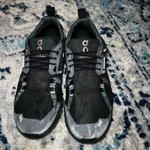 WOMENS WATERPROOF ONCLOUDS 7.5